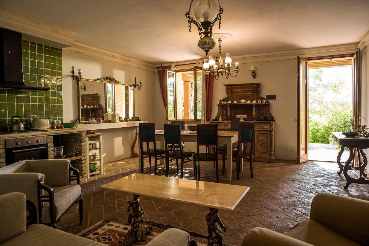 Tuscany Forever Famiglia Apartments Volterra Esterno foto